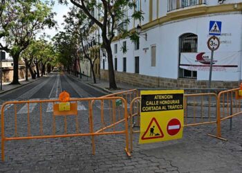 Valla alertando del corte de tráfico / FOTO: Eulogio García