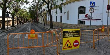 Valla alertando del corte de tráfico / FOTO: Eulogio García