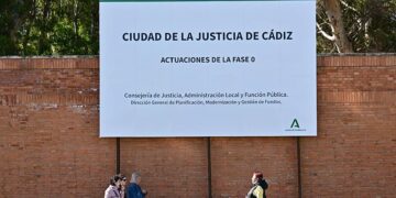 La valla informando de la fase 0 que todavía no se palpa / FOTO: Eulogio García