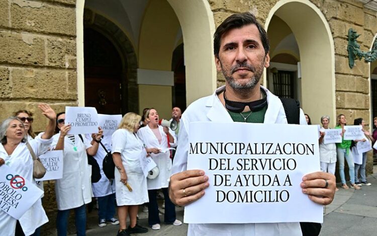 Una pasada concentración de la plantilla de Óbolo / FOTO: Eulogio García