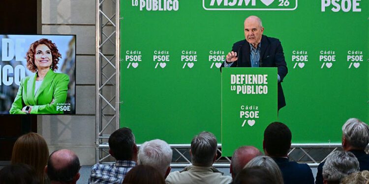 Manolo Chaves interviniendo en el acto del PSOE / FOTO: Eulogio García