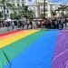 Bandera inclusiva en un pasado acto en la capital gaditana / FOTO: Eulogio García