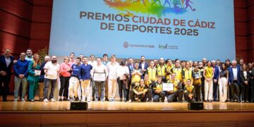 Posado con todos los premiados / FOTO: Ayto.