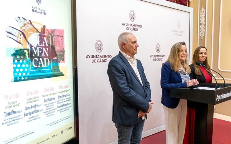 Presentando el cartel en el Ayuntamiento / FOTO: Ayto.