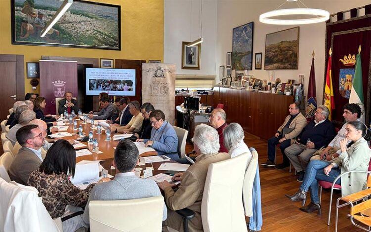 Un momento de la reunión en Alcaldía / FOTO: Ayto.