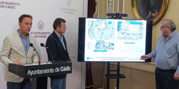 Presentando los detalles del proyecto / FOTO: Eulogio García