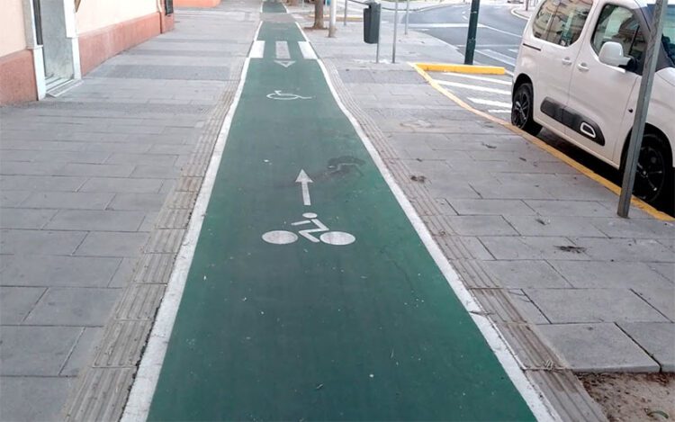 Detalle de un tramo del carril bici sobre el soterramiento / FOTO: DBC
