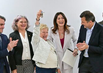 La felicidad de estrenar un hogar digno / FOTO: Eulogio García