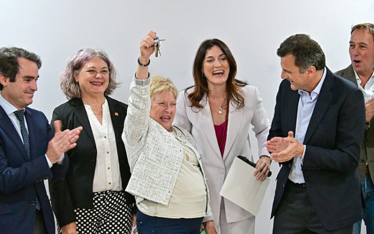 La felicidad de estrenar un hogar digno / FOTO: Eulogio García