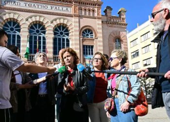 Esperanza Gómez compareciendo en la plaza Fragela / FOTO: Eulogio García