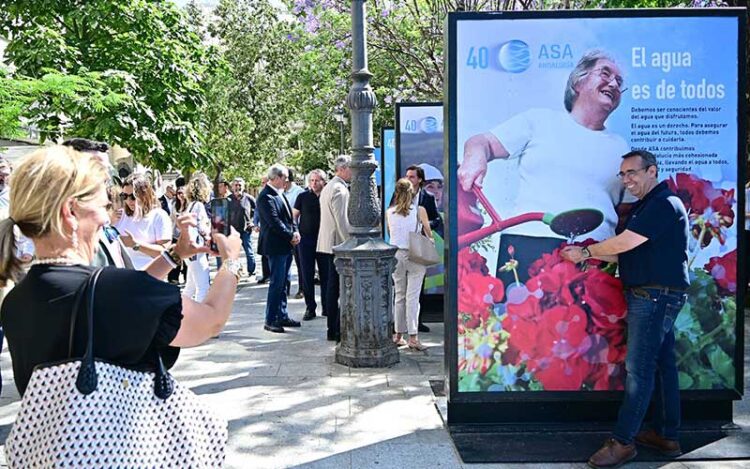 Durante la inauguración de la muestra en Cádiz / FOTO: Eulogio García