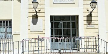 Entrada a la antigua guardería municipal / FOTO: Eulogio García