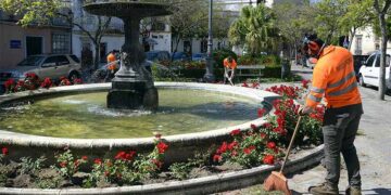Jardineros en plena faena / FOTO: Ayto.