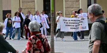 Una reciente protesta a las puertas del Ayuntamiento / FOTO: Eulogio García