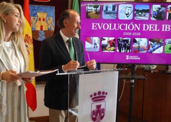 Román junto a su edil de Hacienda / FOTO: Ayto.