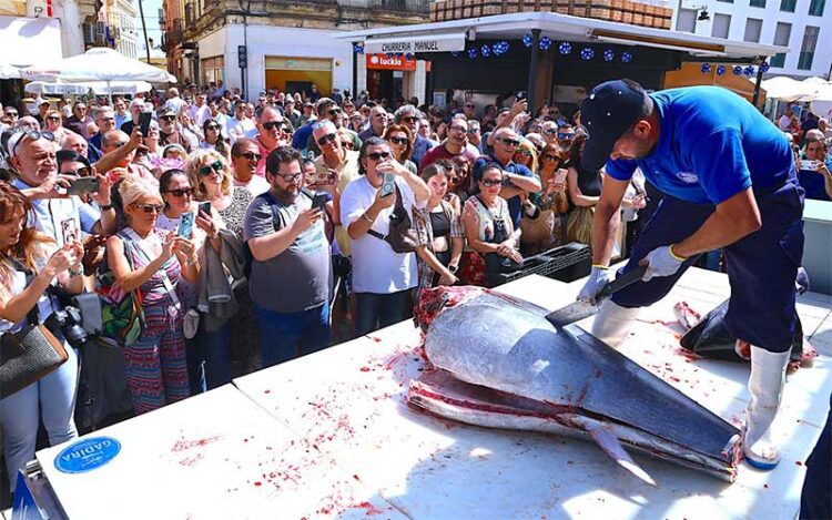 Un ronqueo de atún, entre las actividades de la Capitalidad Gastronómica / FOTO: Ayto.