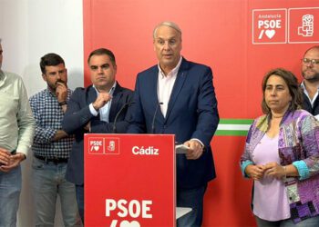 Ambiente de tanatorio en la comparecencia socialista / FOTO: PSOE