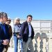 La comitiva de Sanz paseando junto a La Caleta / FOTO: Eulogio García