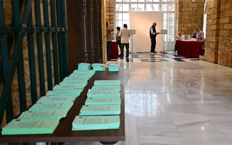 Momento de tranquilidad de la jornada electoral / FOTO: Eulogio García