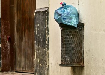 El incivismo se suma a los problemas de la contrata / FOTO: Eulogio García