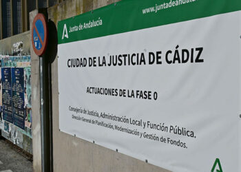 Uno de los carteles que informan de la fase 0 de los trabajos / FOTO: Eulogio García