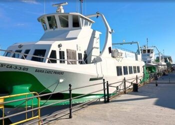 Varios de los catamaranes atracados en la terminal portuense / FOTO: DBC