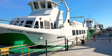 Varios de los catamaranes atracados en la terminal portuense / FOTO: DBC