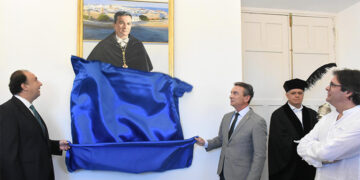 Momento de descubrimiento del cuadro / FOTO: UCA
