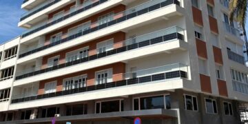 Los paneles solares lucen en los balcones / FOTO: Saint-Gobain