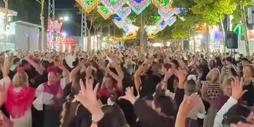 Bailando sevillanas en la inauguración de la feria / FOTO: Ayto.