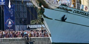 El Cuauhtémoc mexicano despidiéndose de Cádiz en 2023 / FOTO: Eulogio García