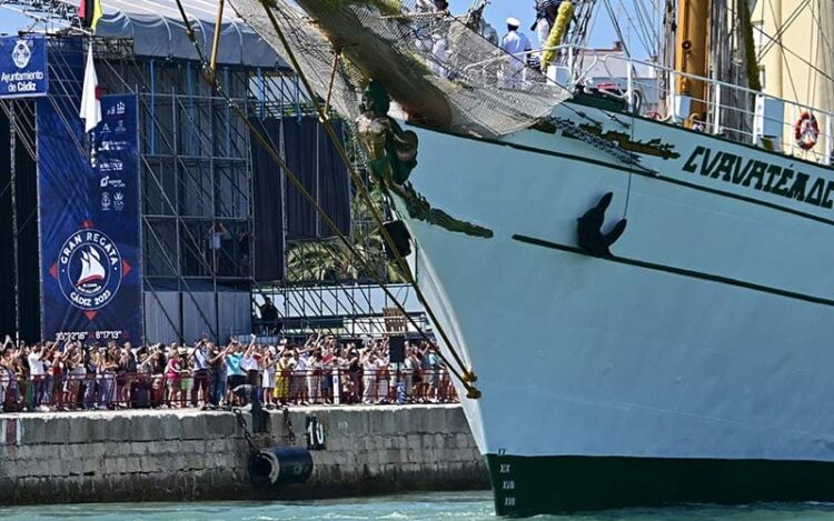 El Cuauhtémoc mexicano despidiéndose de Cádiz en 2023 / FOTO: Eulogio García