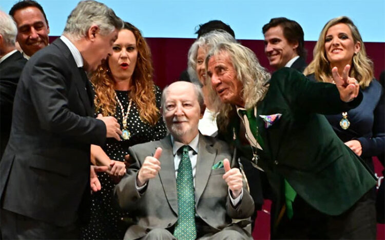 Ignacio Moreno durante la ceremonia de entrega de distinciones municipales en 2025 / FOTO: Eulogio García