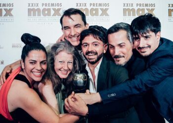 El Aedo Teatro con su 'manzana' / FOTO: Alfredo Arias/Fundación SGAE