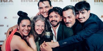 El Aedo Teatro con su 'manzana' / FOTO: Alfredo Arias/Fundación SGAE