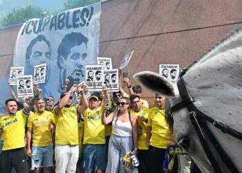 En el recibimiento del autobús antes del partido frente al Leganés / FOTO: Eulogio García