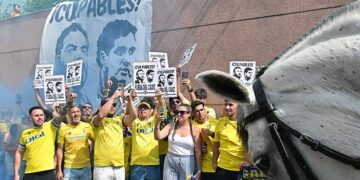 En el recibimiento del autobús antes del partido frente al Leganés / FOTO: Eulogio García