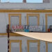 Pancarta por "el derecho al descanso" en la plaza del Rey / FOTO: DBC