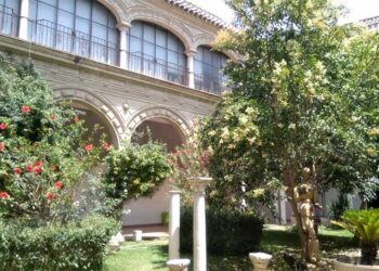 Claustro del edificio más antiguo de la Escuela / FOTO: Junta