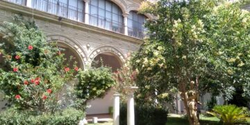 Claustro del edificio más antiguo de la Escuela / FOTO: Junta