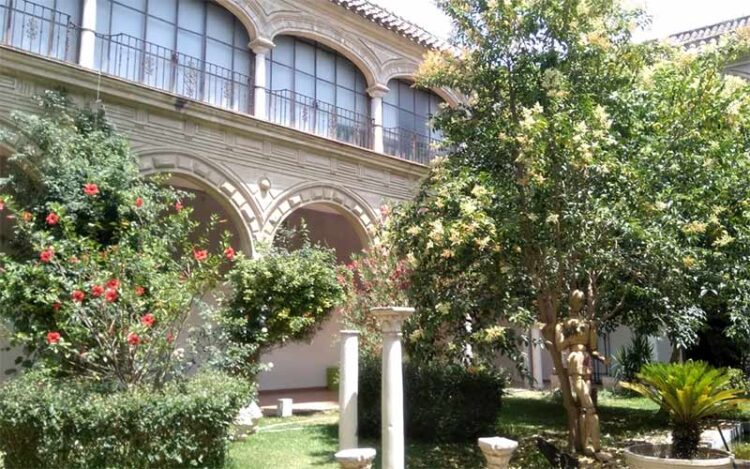 Claustro del edificio más antiguo de la Escuela / FOTO: Junta