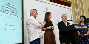 Esbozando el nuevo premio internacional / FOTO: Eulogio García