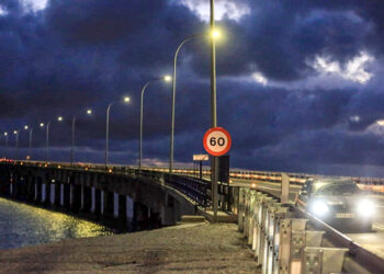 El veterano puente desde la pata de la capital / FOTO: Ereagafoto