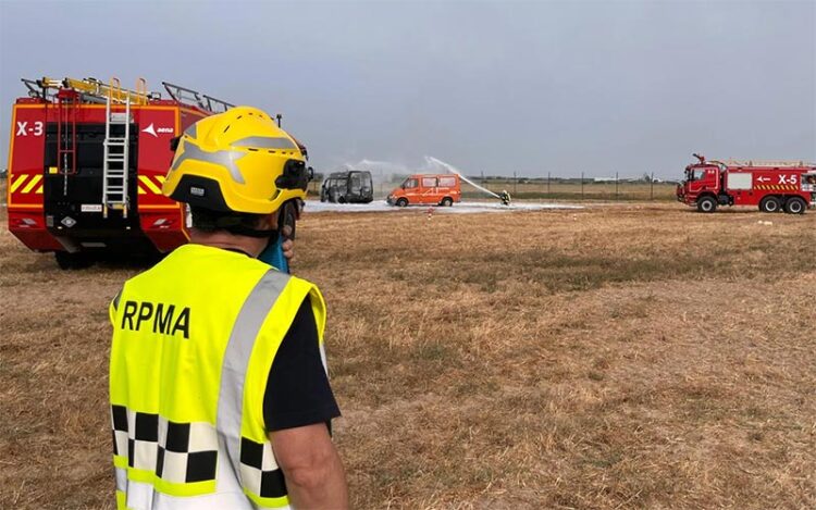 Los bomberos de Aena, los primeros en intervenir / FOTO: Aena
