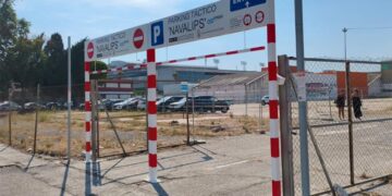 Entrada al nuevo parking de Navalips / FOTO: Eulogio García