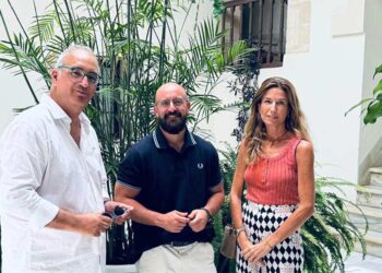 Beardo con el consejero delegado y la presidenta de Suvipuerto / FOTO: Ayto.