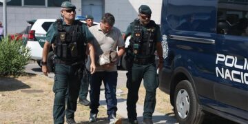 Un momento de la detención del empresario portuense Pascual Llopis / FOTO: Ereagafoto