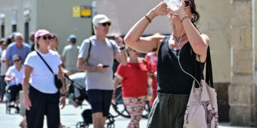 Agua, mucha agua, para combatir el calor / FOTO: Eulogio García