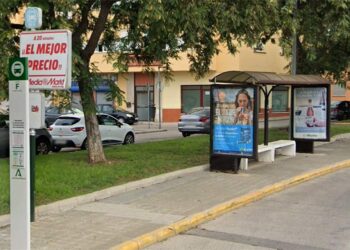 Una de las paradas de   bus de la Villa