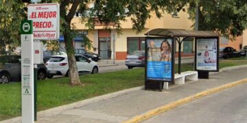 Una de las paradas de   bus de la Villa